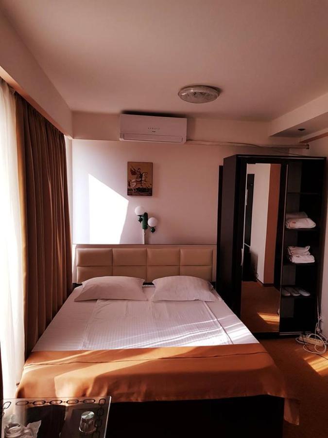 Târgu Jiu Asia Hotel מראה חיצוני תמונה