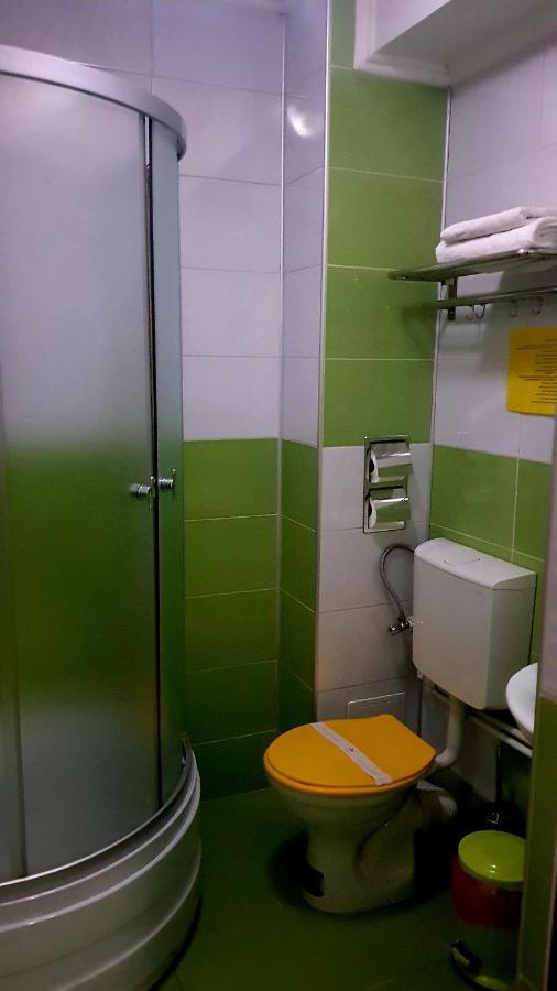 Târgu Jiu Asia Hotel מראה חיצוני תמונה