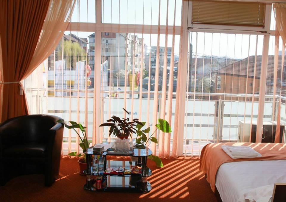 Târgu Jiu Asia Hotel מראה חיצוני תמונה