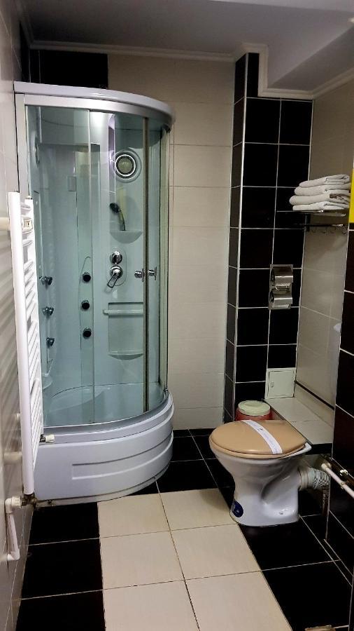 Târgu Jiu Asia Hotel מראה חיצוני תמונה