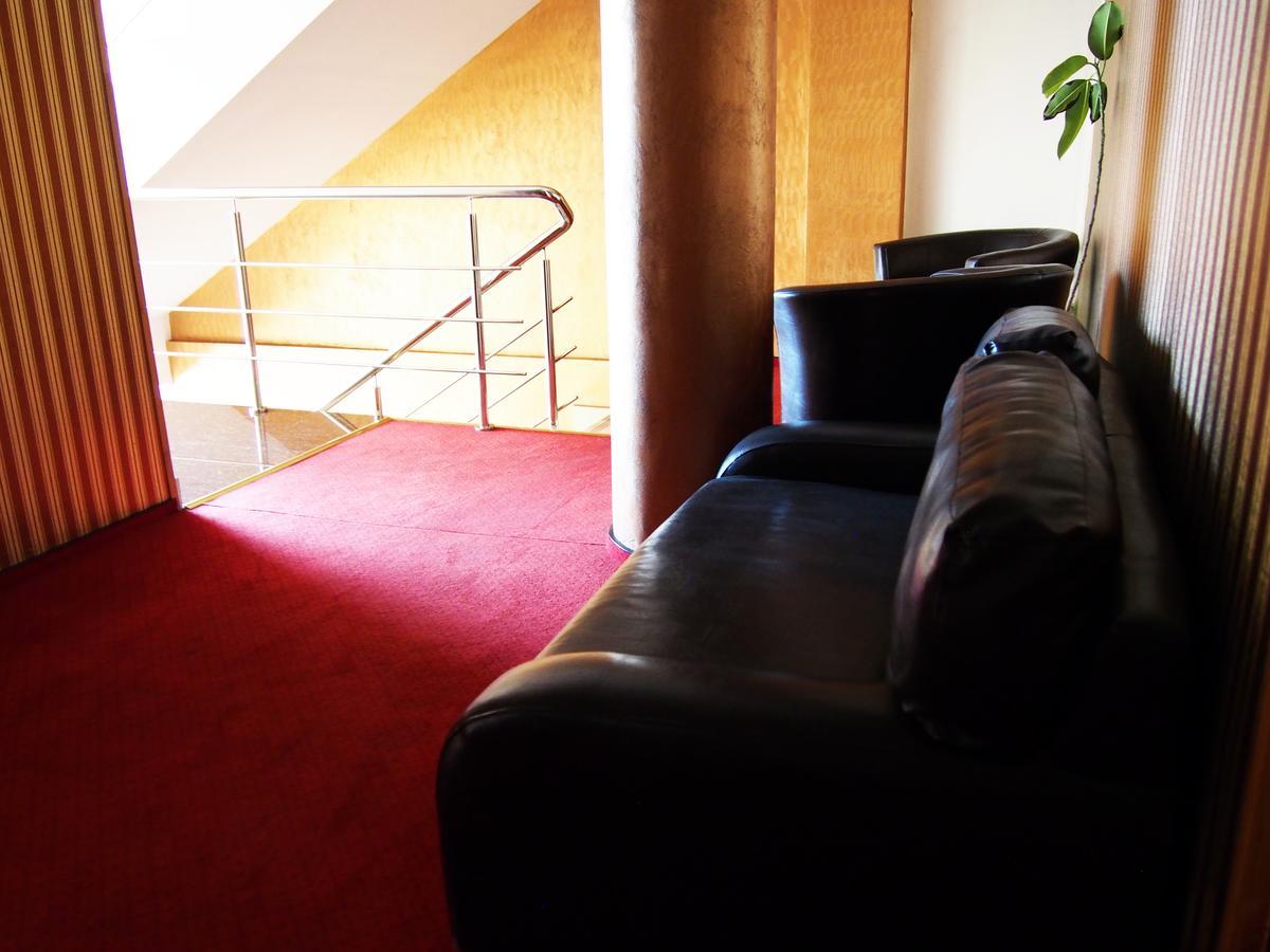 Târgu Jiu Asia Hotel מראה חיצוני תמונה