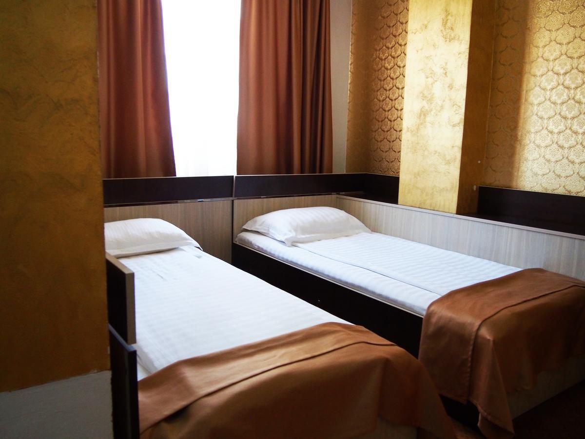 Târgu Jiu Asia Hotel מראה חיצוני תמונה
